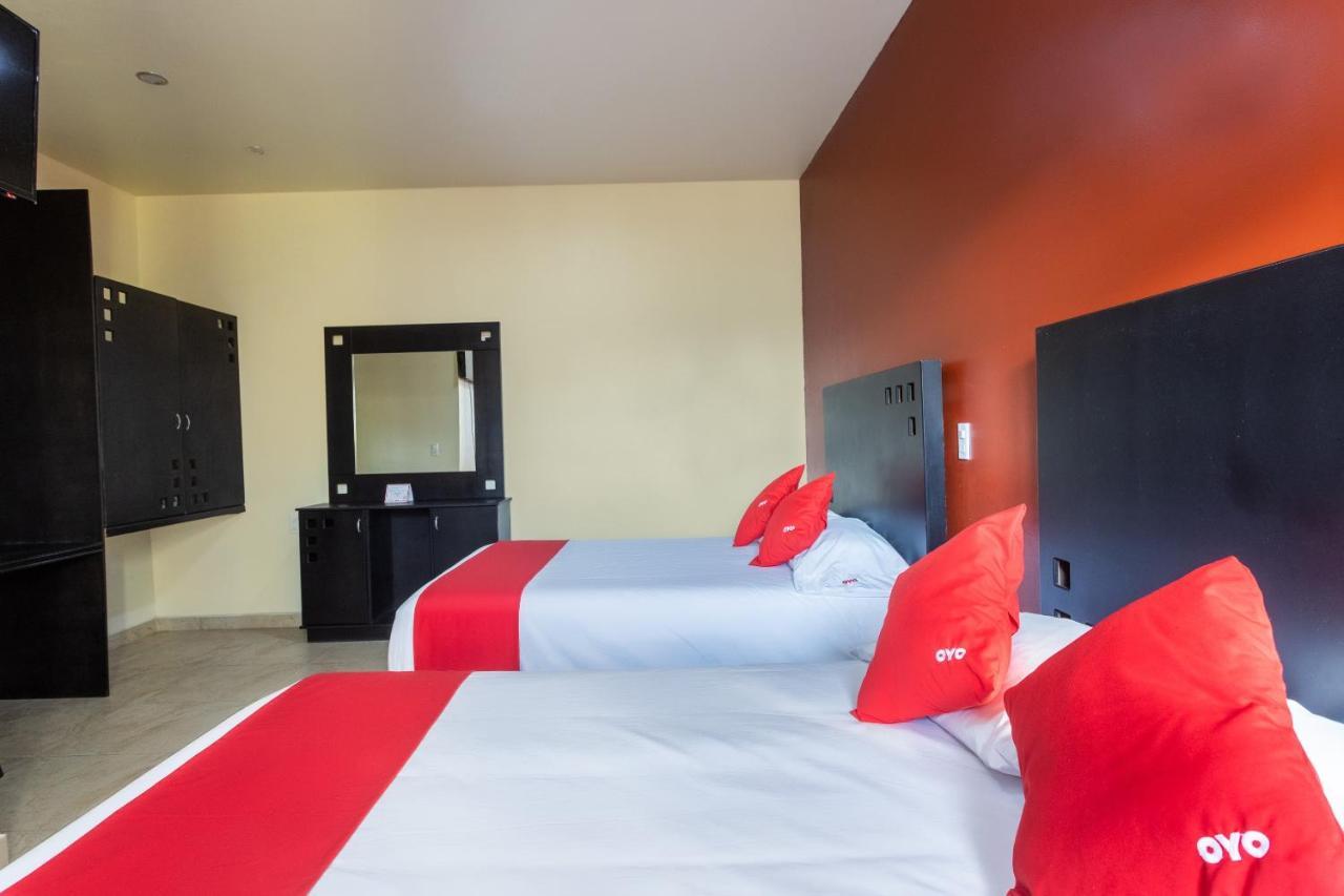Oyo Hotel Emperadores Inn, أتليكسكو المظهر الخارجي الصورة