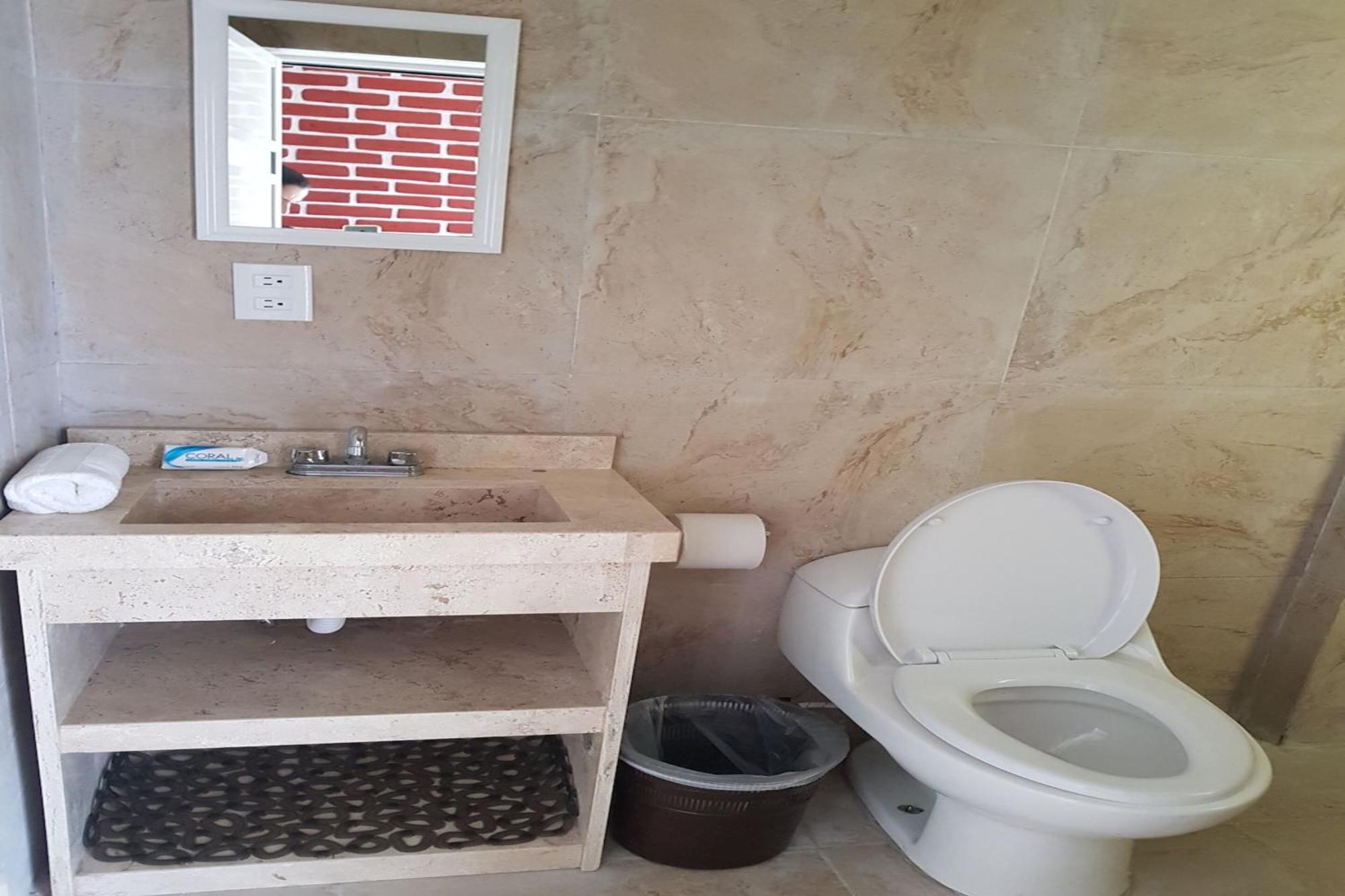Oyo Hotel Emperadores Inn, أتليكسكو المظهر الخارجي الصورة