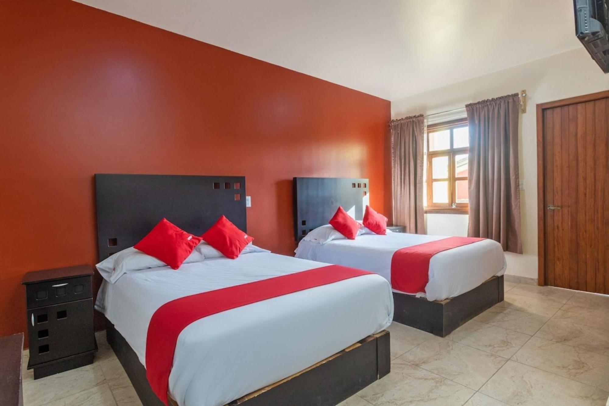 Oyo Hotel Emperadores Inn, أتليكسكو المظهر الخارجي الصورة