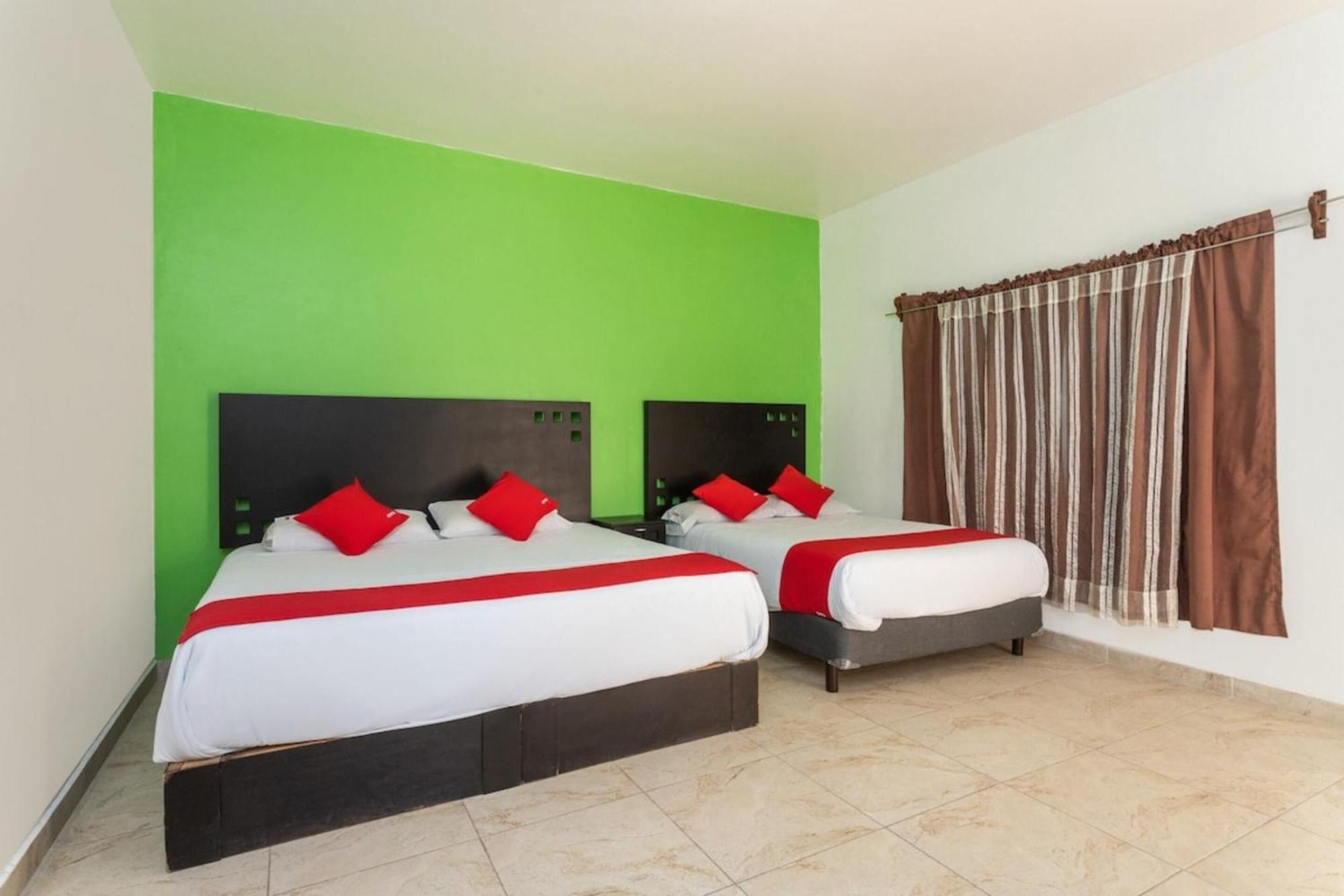 Oyo Hotel Emperadores Inn, أتليكسكو المظهر الخارجي الصورة