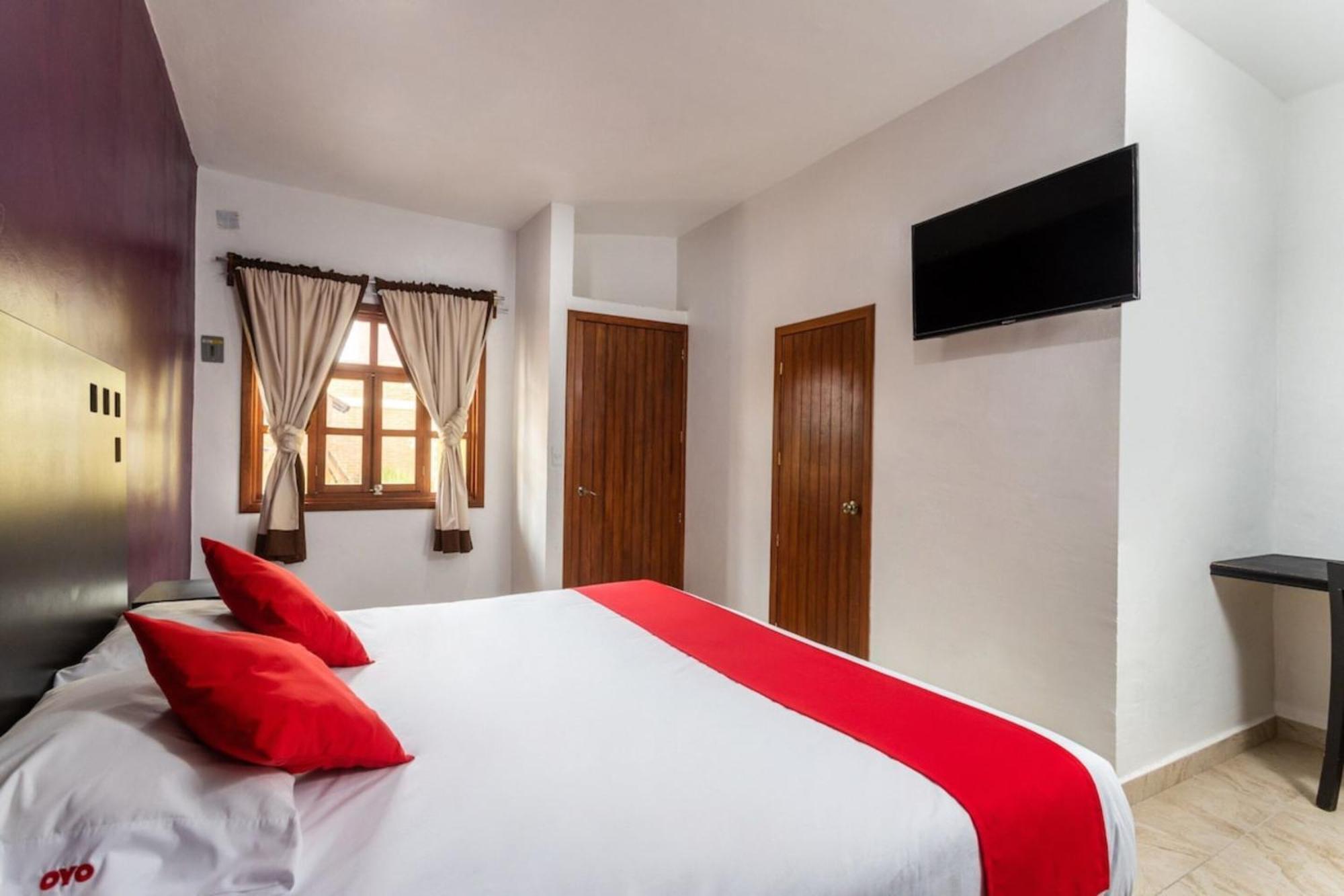 Oyo Hotel Emperadores Inn, أتليكسكو المظهر الخارجي الصورة