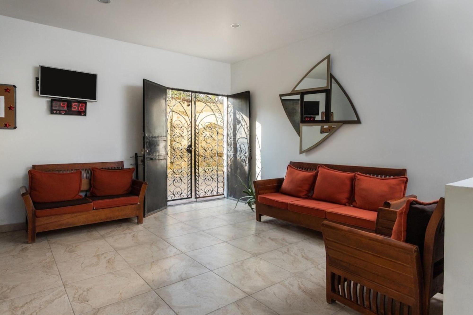 Oyo Hotel Emperadores Inn, أتليكسكو المظهر الخارجي الصورة